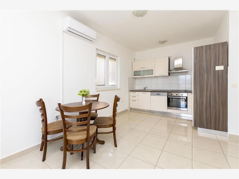 Duće Apartmani Livajic מראה חיצוני תמונה